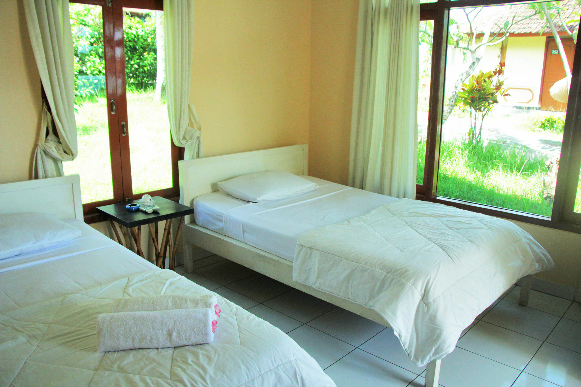 Soka Indah Restaurant & Bungalows Selemadeg  Екстер'єр фото